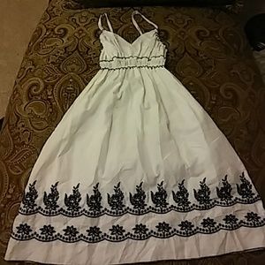 Black/white summer dress